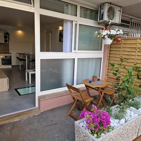 Apartman Souplex Avec Place De Parking Antibes